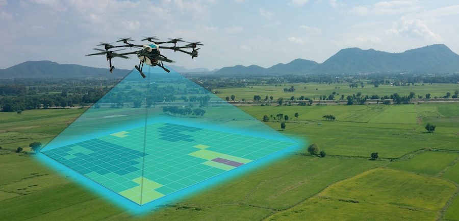 drone fazendo leitura de terreno em levantamento topográfico com vant